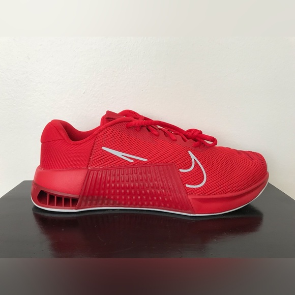 Size 10.5 Mens Nike Metcon 9 Gym Weightlifting Workout Shoes Red DZ2617-600 - Picture 3 of 8
